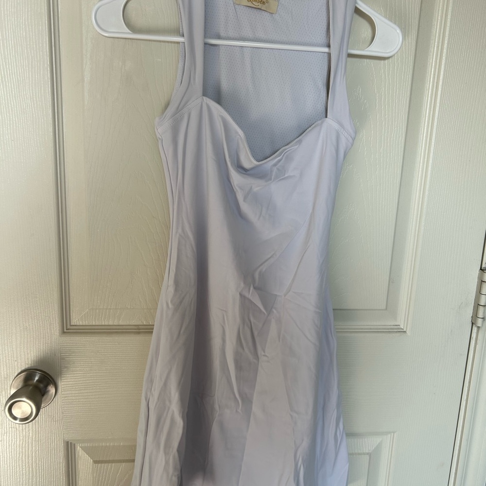 Elegant White Sleeveless Dress